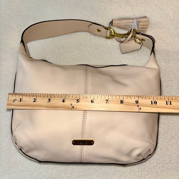 NWT Coach Off White Leather Shoulder Bag with Dust Bag. - Picture 14 of 16